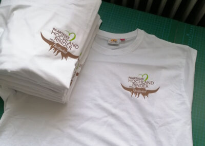 Beschriftung T-Shirt mit Logo