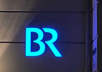 Lichtreklame als 3D Einzelbuchstaben als Frontleuchter