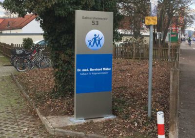 Werbestele unbeleuchtet