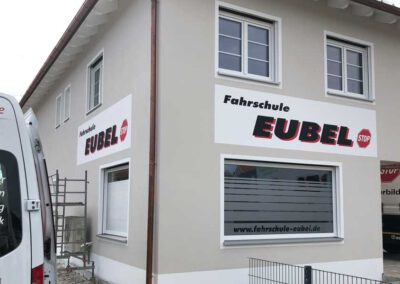 Fassadenbeschriftung