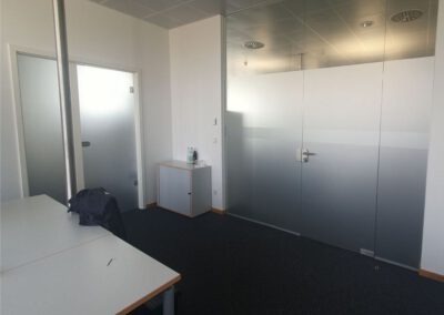Sichtschutzfolie Glastrennwand Büro